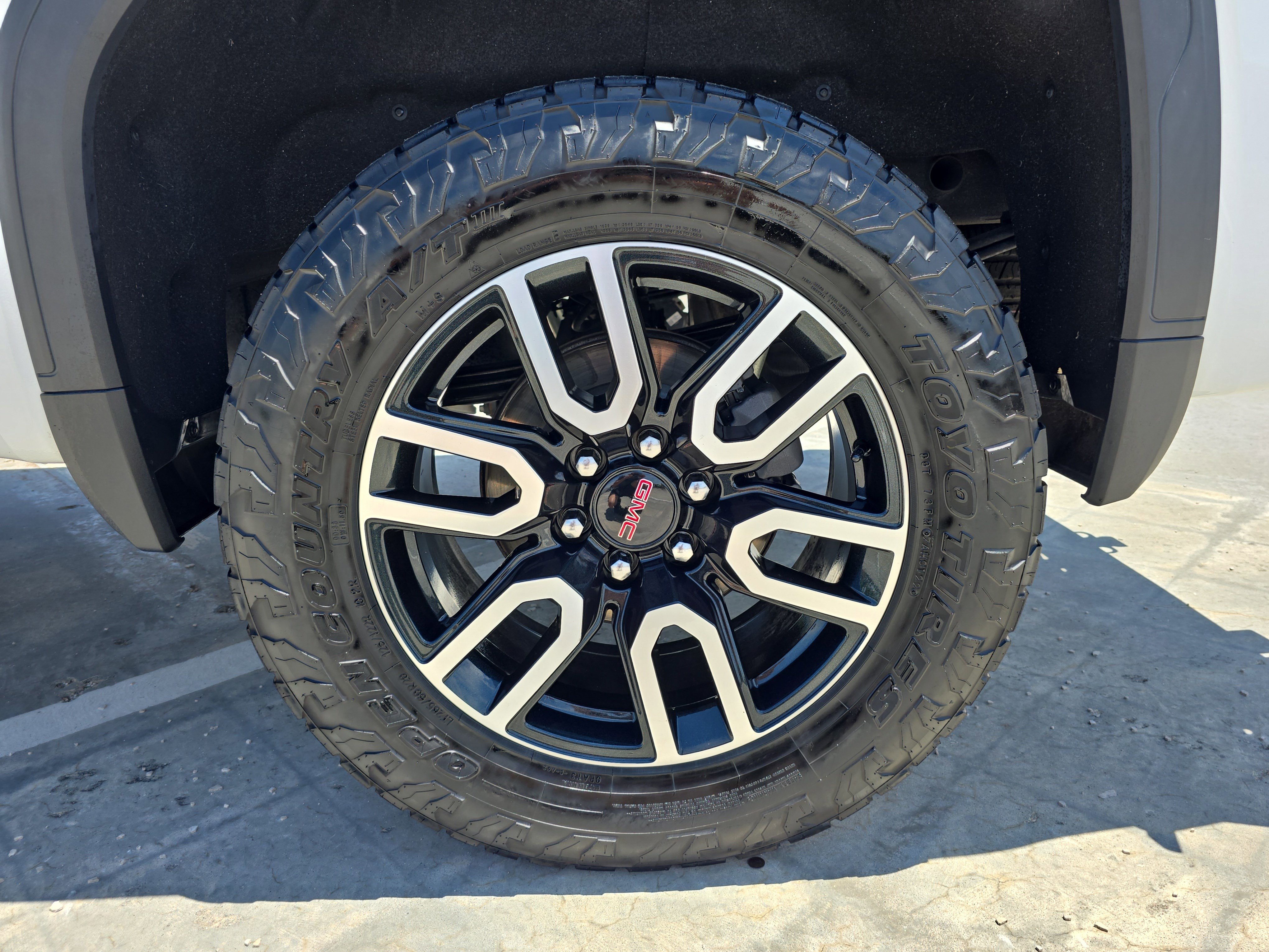Used 2021 GMC Sierra 1500 AT4 w/ Technology Package AWD/4WD image 34