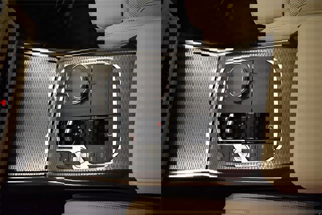 New 2026 BMW 330i xDrive Sedan w/ Convenience Package image 21