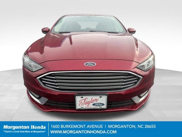 Used 2018 Ford Fusion SE w/ Equipment Group 201A FWD image 2