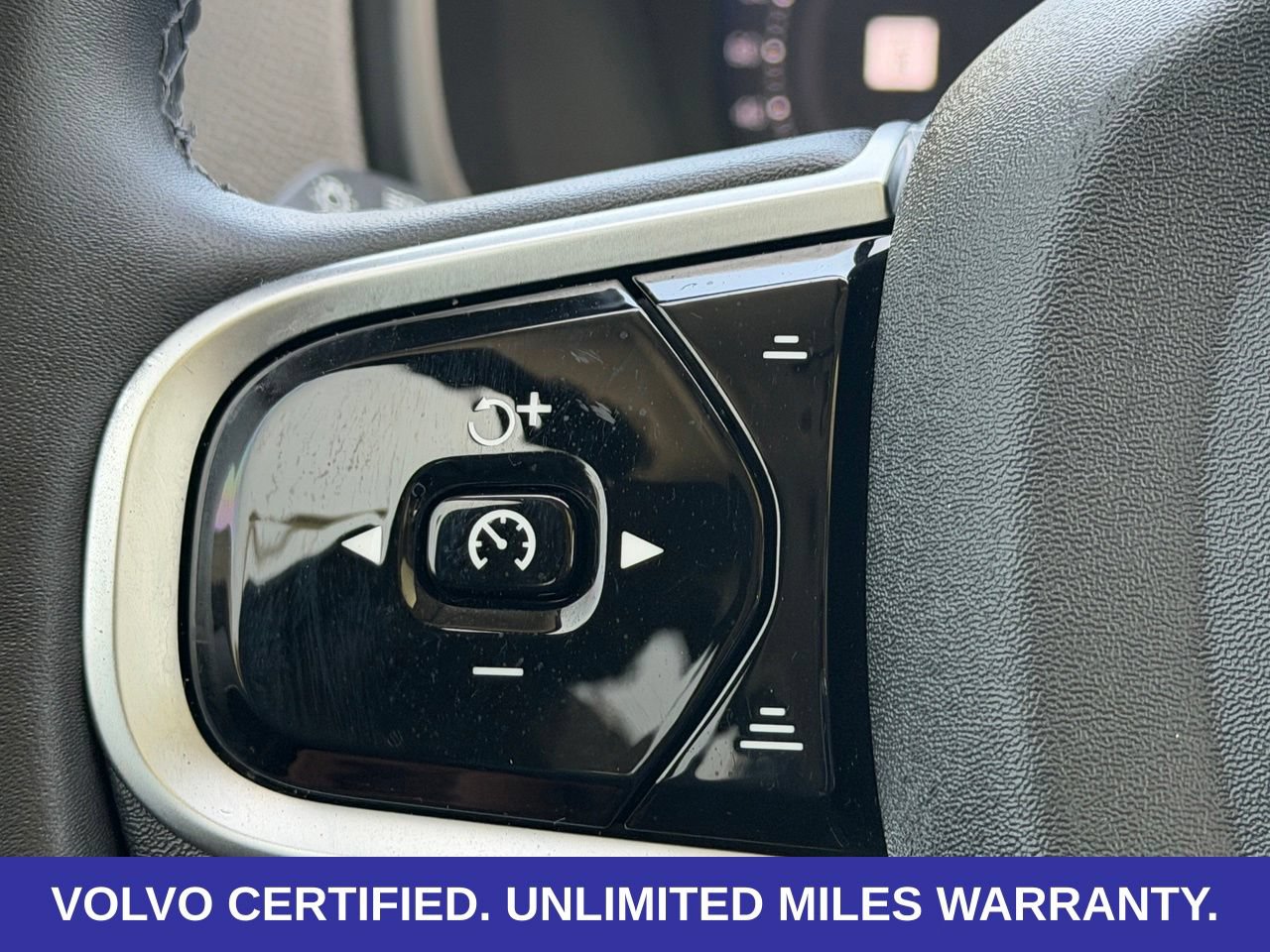 Certified 2025 Volvo XC90 B5 Core w/ Protection Package Premier AWD/4WD image 17