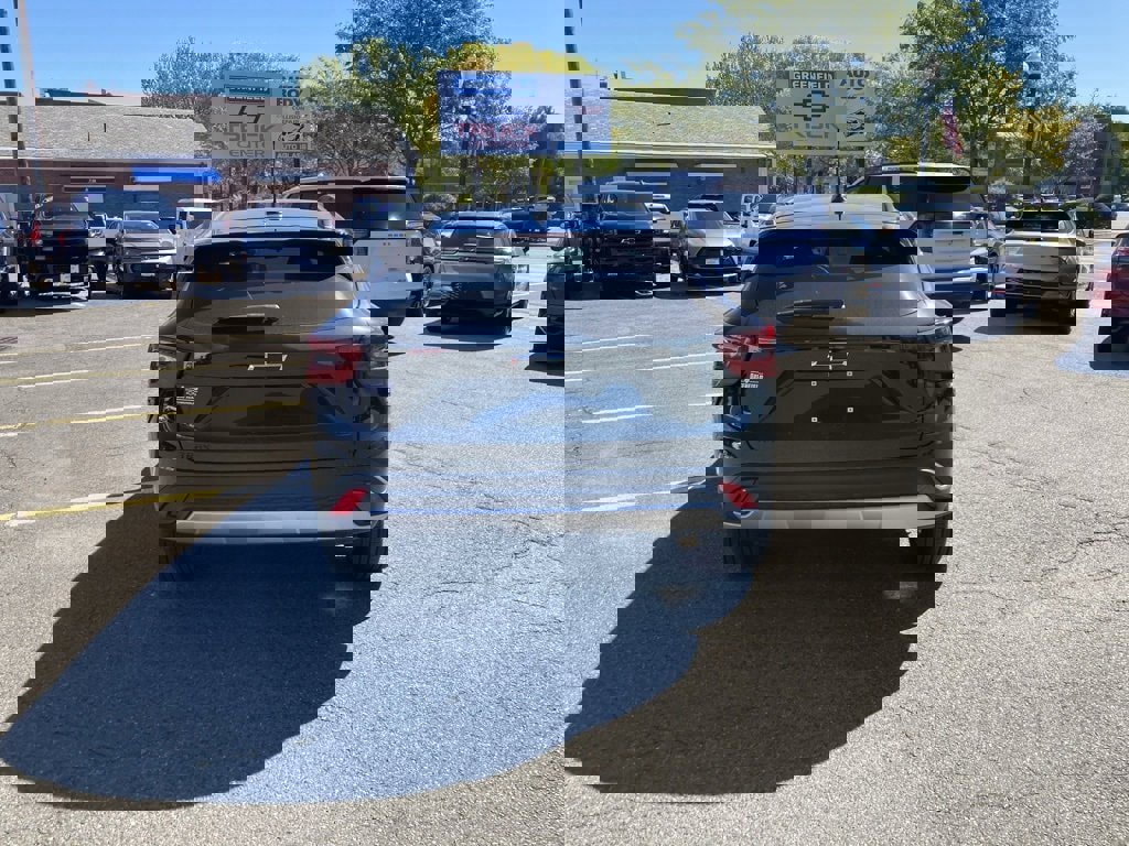 New 2025 Chevrolet Trax LT w/ Driver Confidence Package image 6