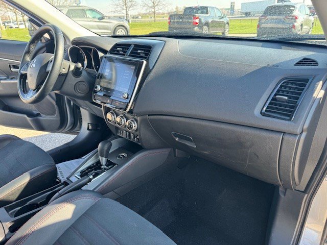 Used 2025 Mitsubishi Outlander Sport SE image 34