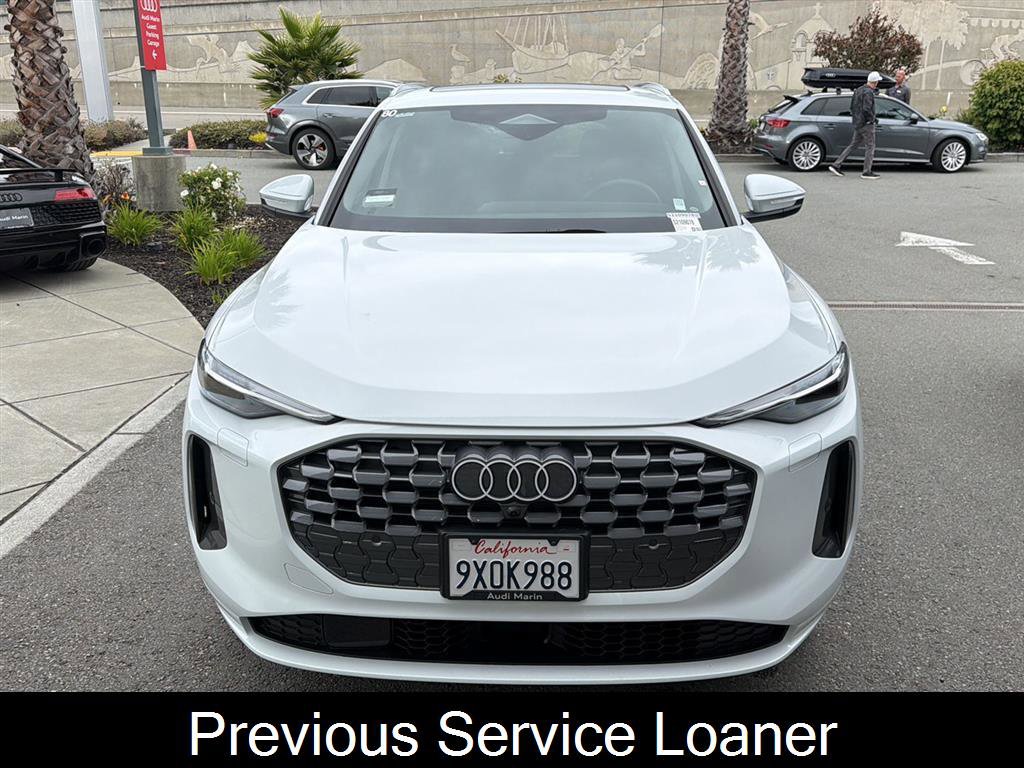 Used 2025 Audi Q5 Premium w/ Premium Plus AWD/4WD image 2