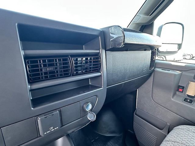 New 2025 GMC Savana 2500 w/ Enhanced Convenience Package image 22