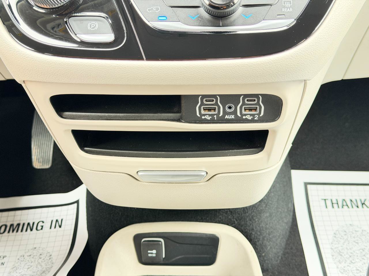 Used 2023 Chrysler Pacifica Touring-L FWD image 26