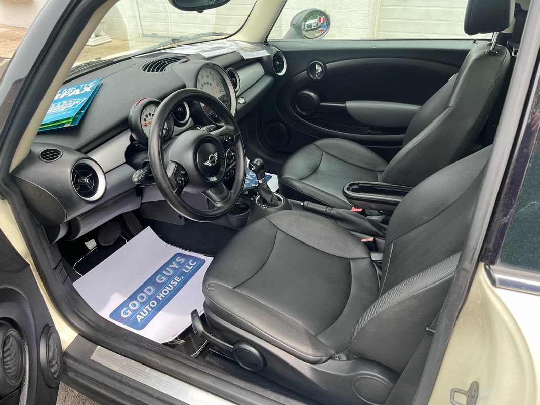 Used 2012 MINI Cooper Clubman FWD image 6