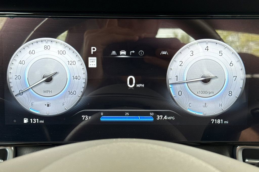 Used 2025 Hyundai Elantra SEL image 22