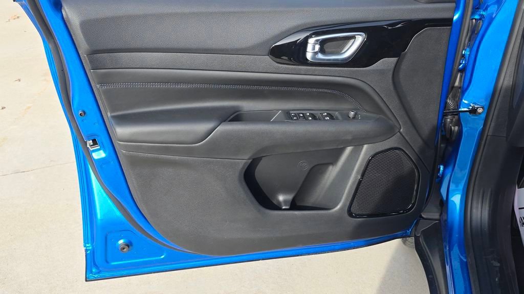 New 2026 Jeep Compass Latitude image 23