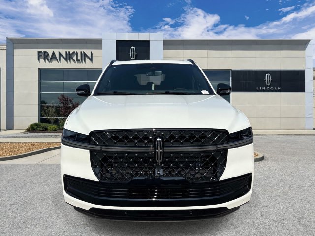 New 2027 Lincoln Navigator L Reserve w/ Jet Appearance Package AWD/4WD image 2