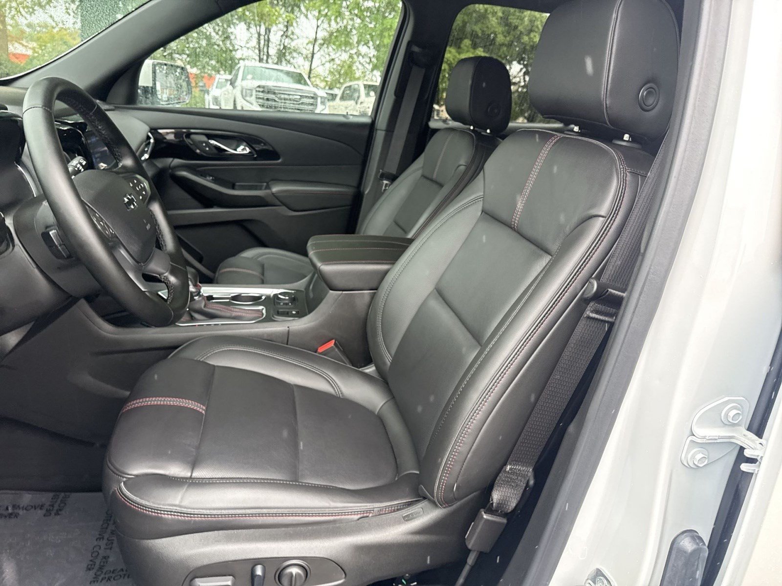 Used 2023 Chevrolet Traverse RS AWD/4WD image 12