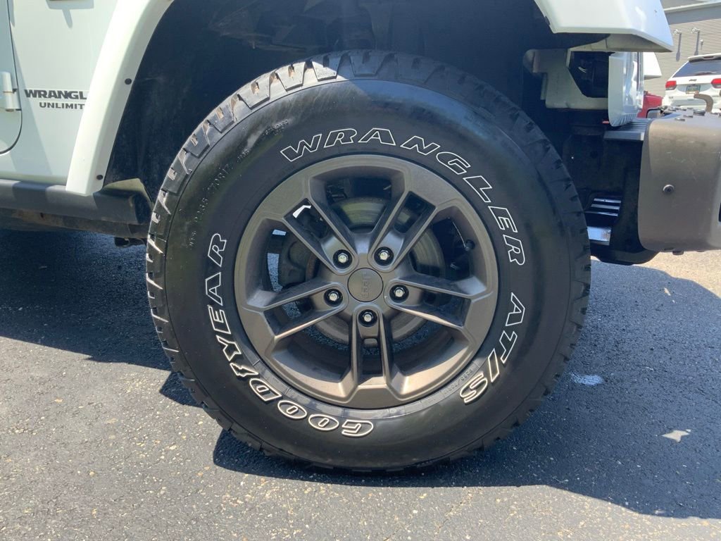 Used 2017 Jeep Wrangler Unlimited Sahara AWD/4WD image 25