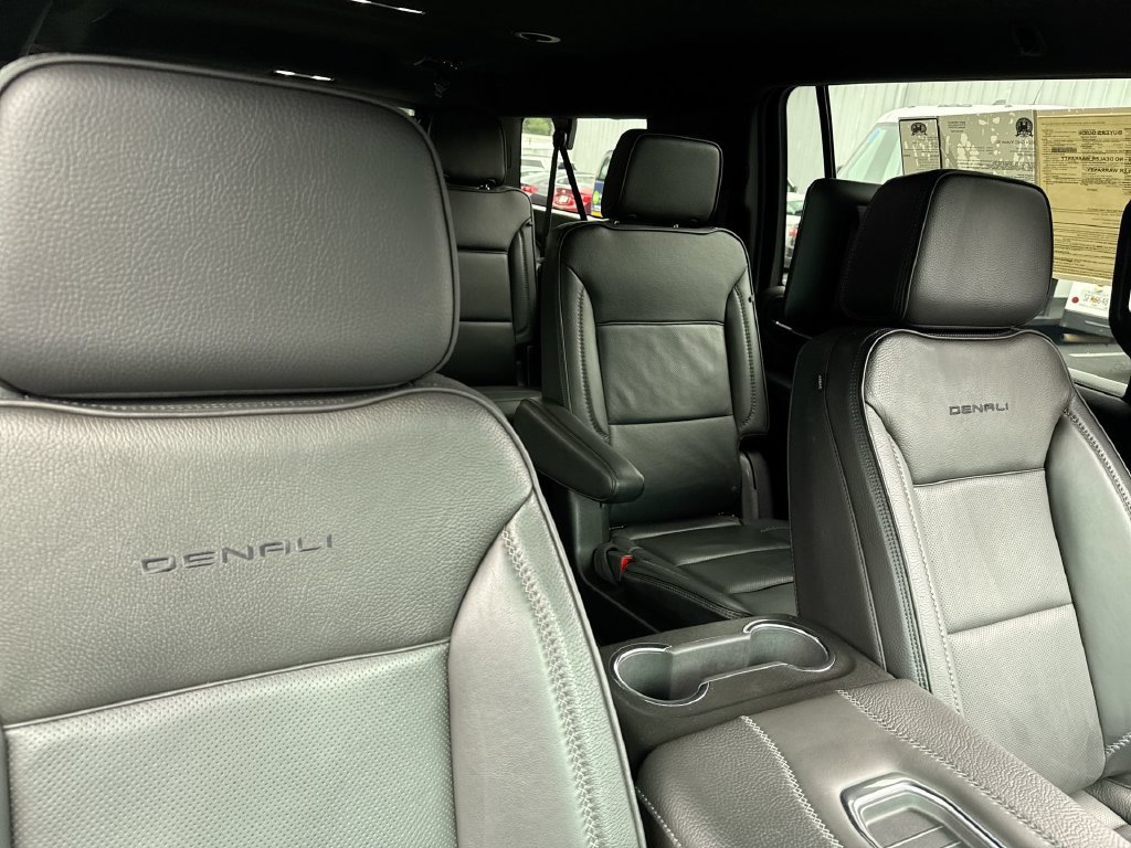 Used 2024 GMC Yukon XL Denali AWD/4WD image 34
