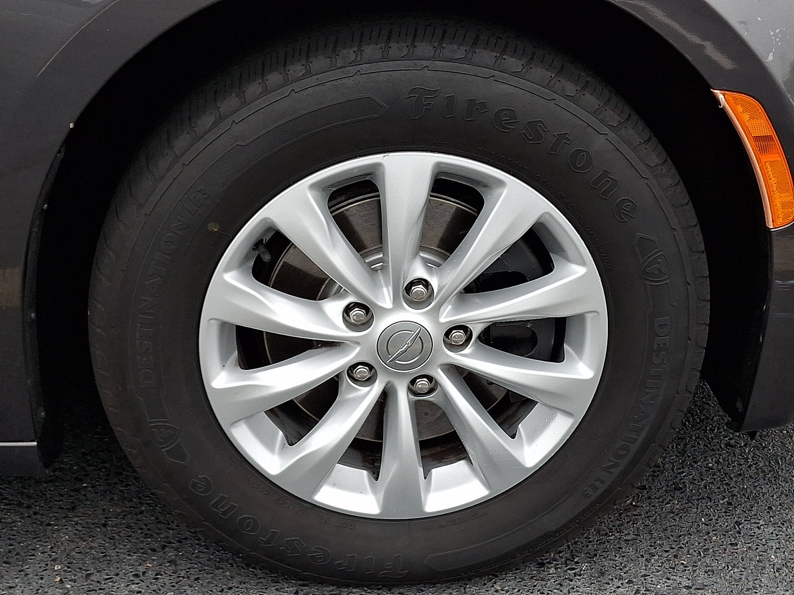 Used 2017 Chrysler Pacifica Touring-L FWD image 8