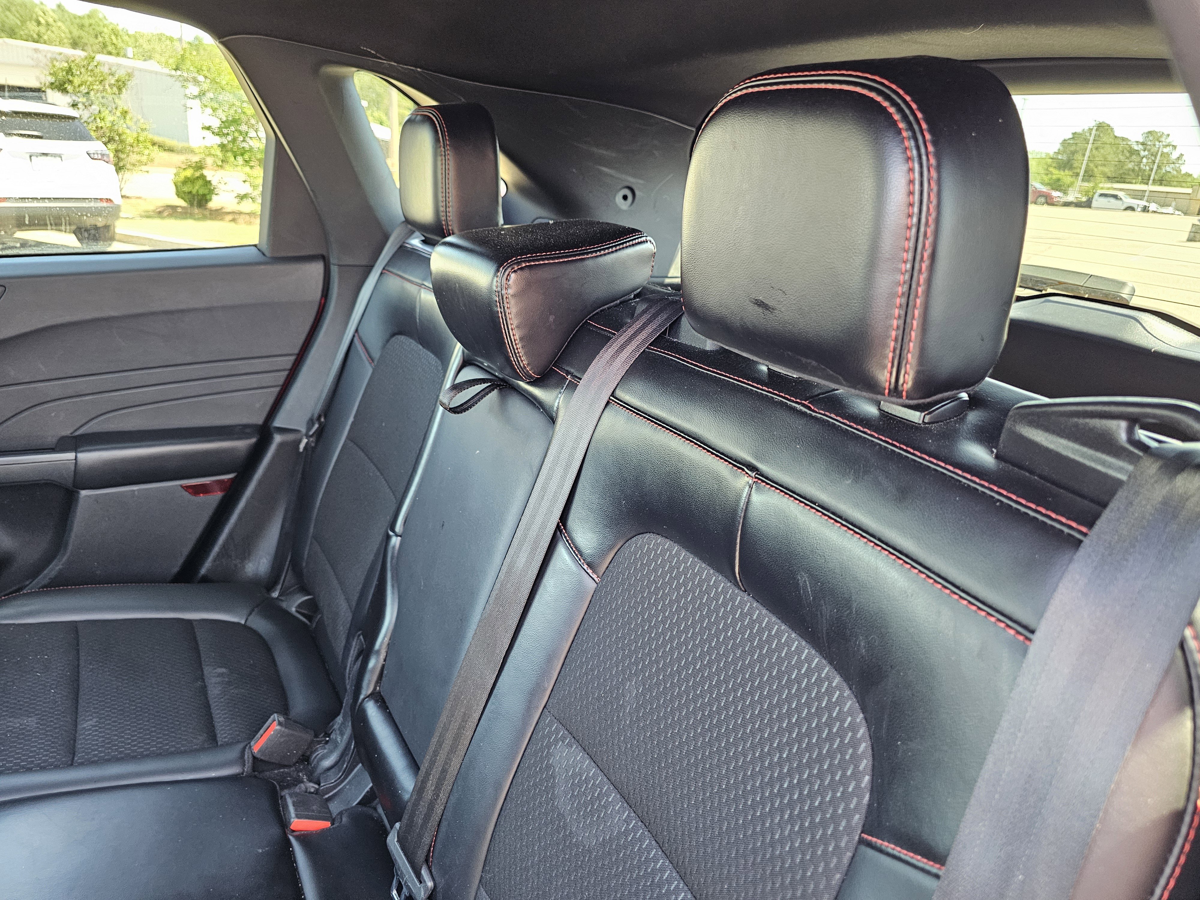 Used 2025 Ford Escape ST-Line w/ Tech Pack #1 FWD image 33