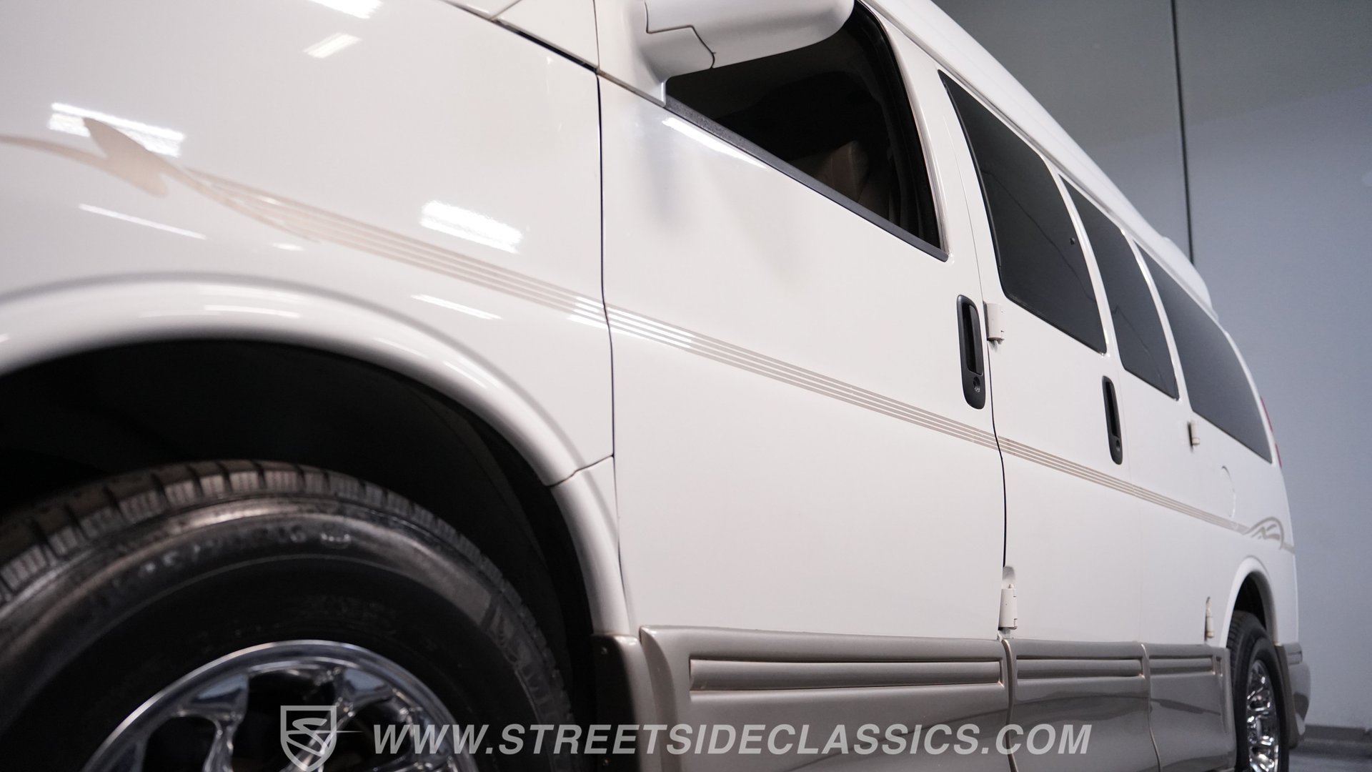 Used 2007 Chevrolet Express 1500 w/ Preferred Equipment Group RWD image 19