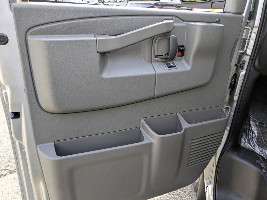 New 2025 GMC Savana 3500 LT w/ LT Preferred Equipment Group image 9