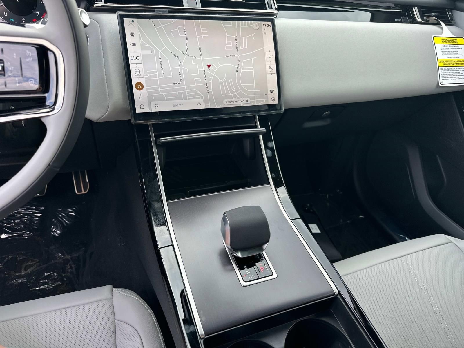 New 2026 Land Rover Range Rover Velar Dynamic SE image 14