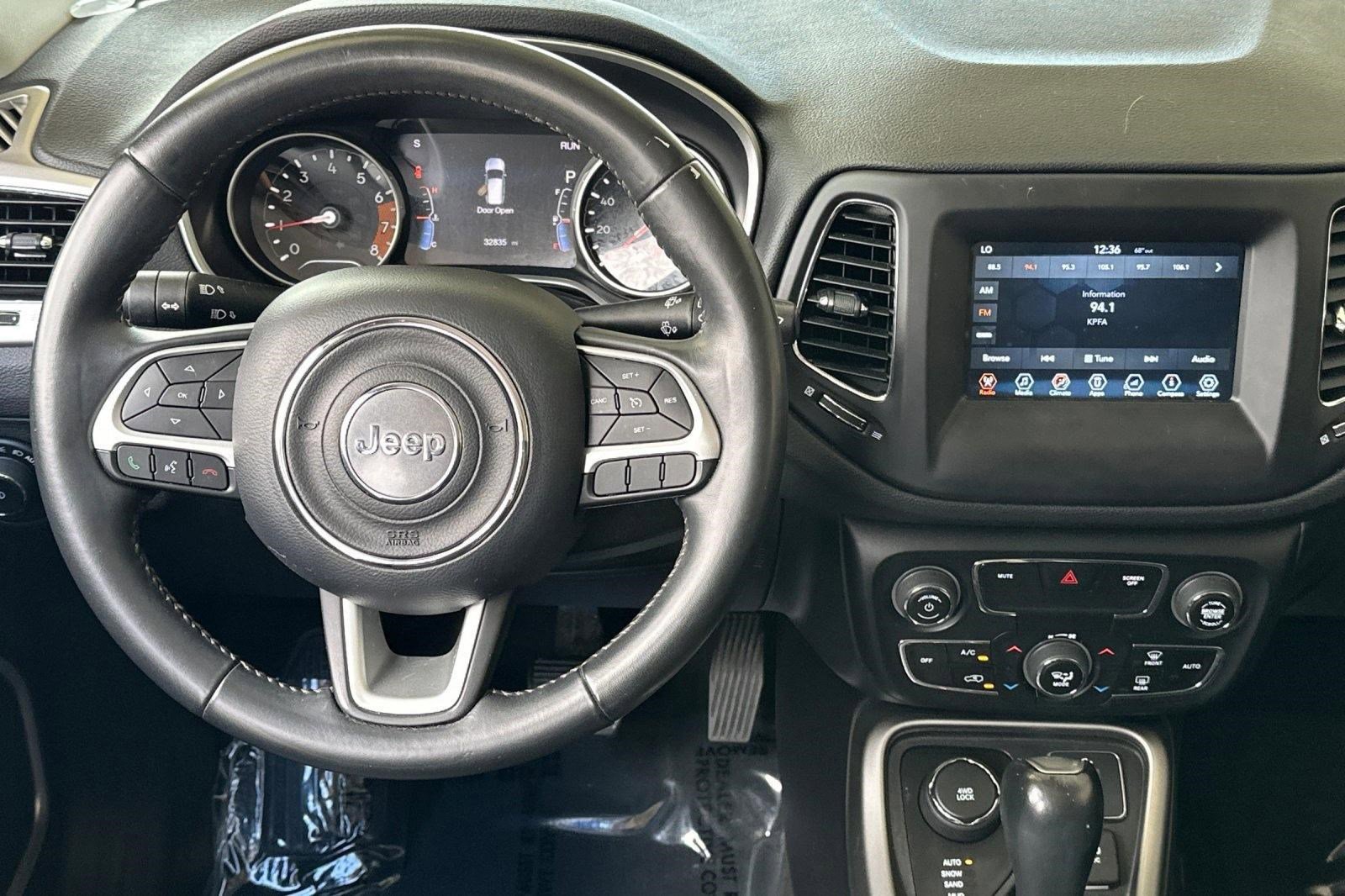 Used 2018 Jeep Compass Latitude w/ Popular Equipment Group AWD/4WD image 27