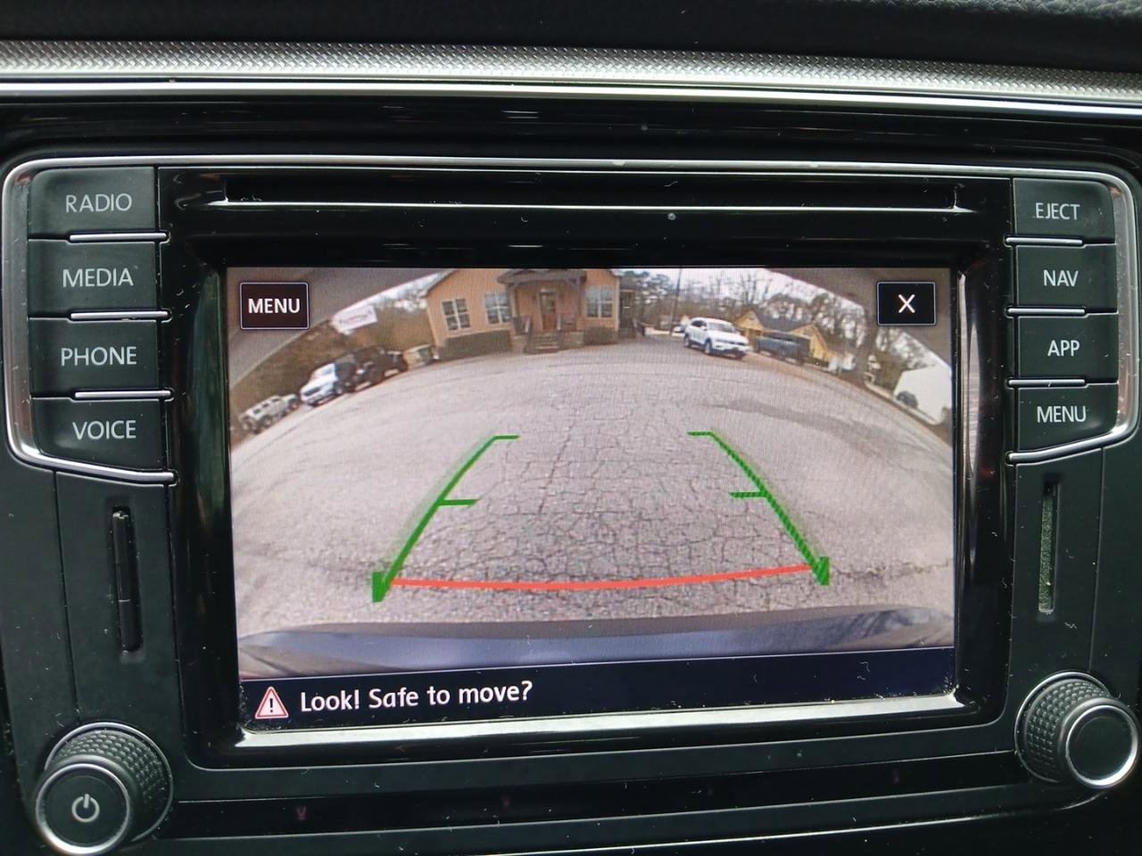 Used 2018 Volkswagen Passat 2.0T SE image 23