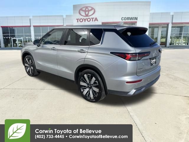 Used 2025 Mitsubishi Outlander SE video 3