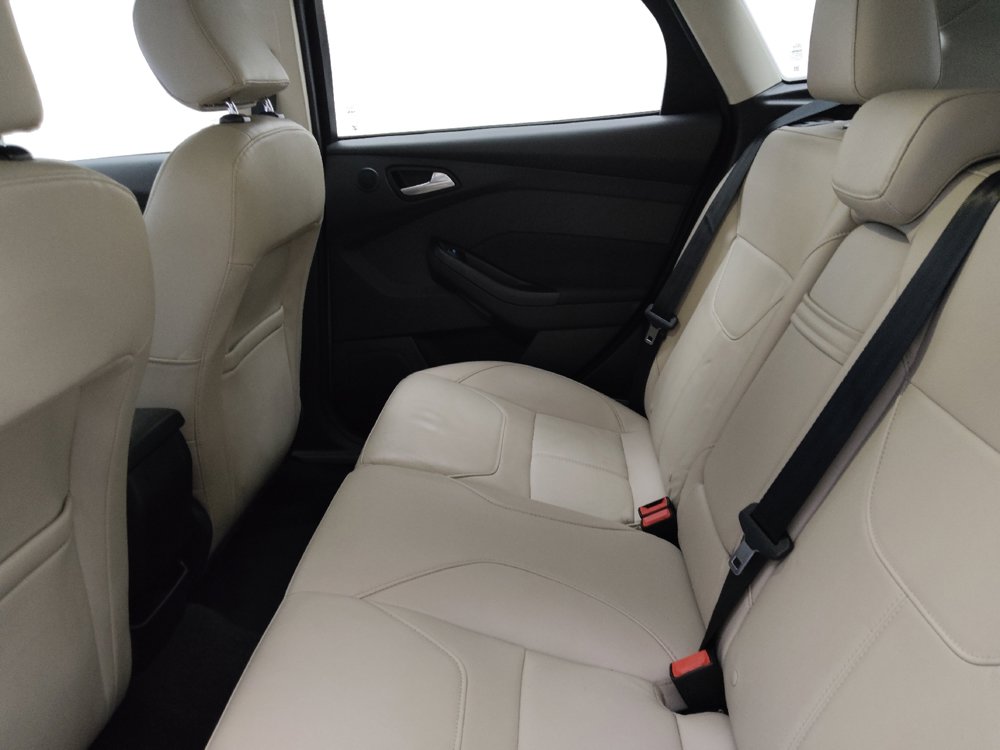 Used 2016 Ford Focus Titanium FWD image 18