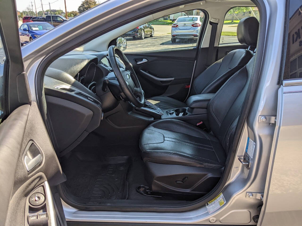 Used 2012 Ford Focus Titanium FWD image 10