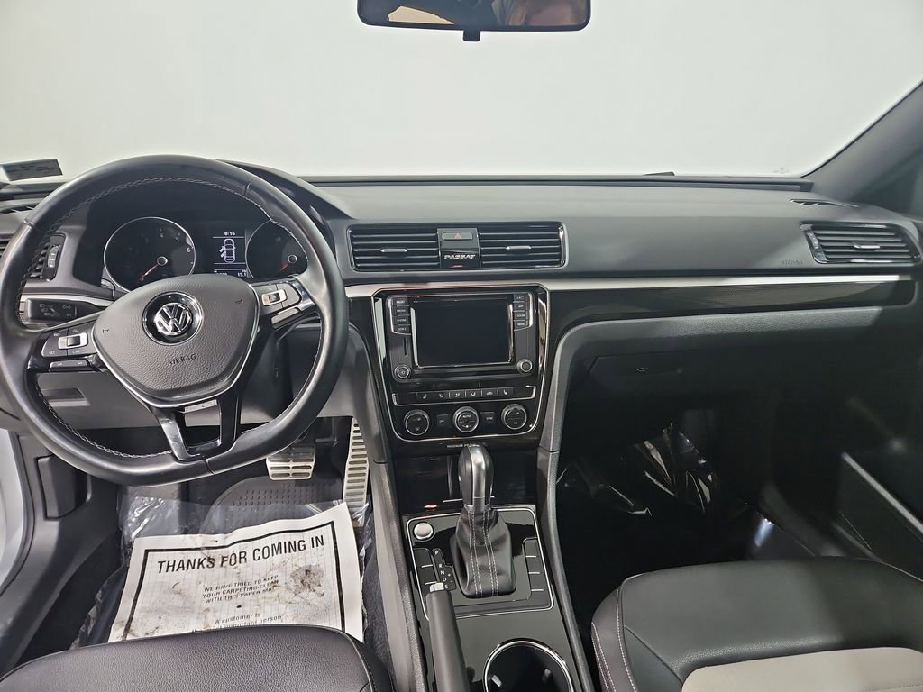 Used 2018 Volkswagen Passat 3.6 image 12
