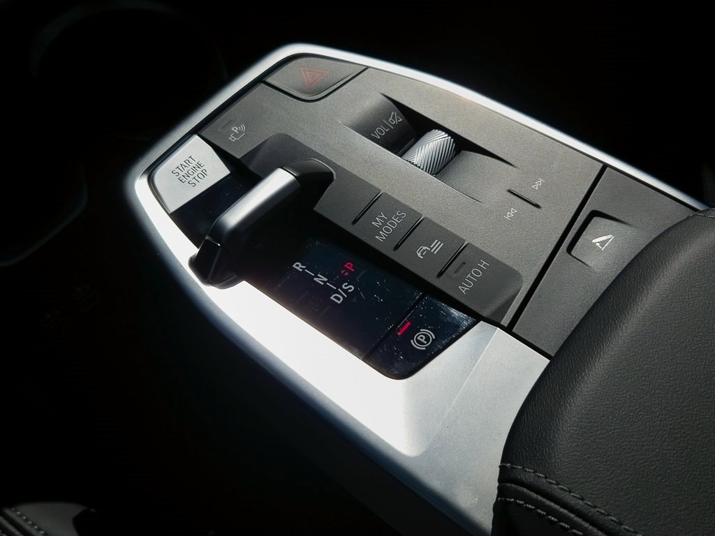 Used 2025 BMW X1 xDrive28i w/ M Sport Package image 15