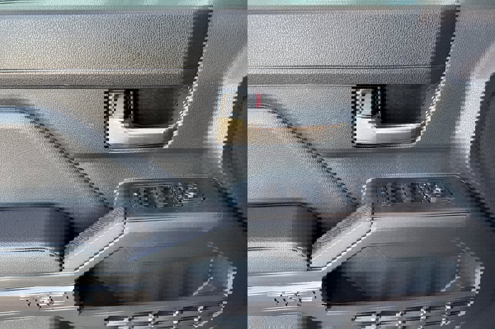 New 2025 Toyota Tacoma TRD Off-Road image 12