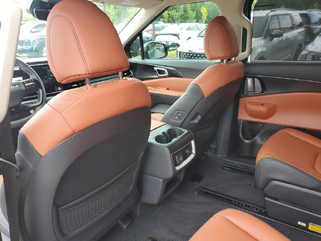 New 2027 Kia Carnival SX w/ Dark Edition Package FWD image 19