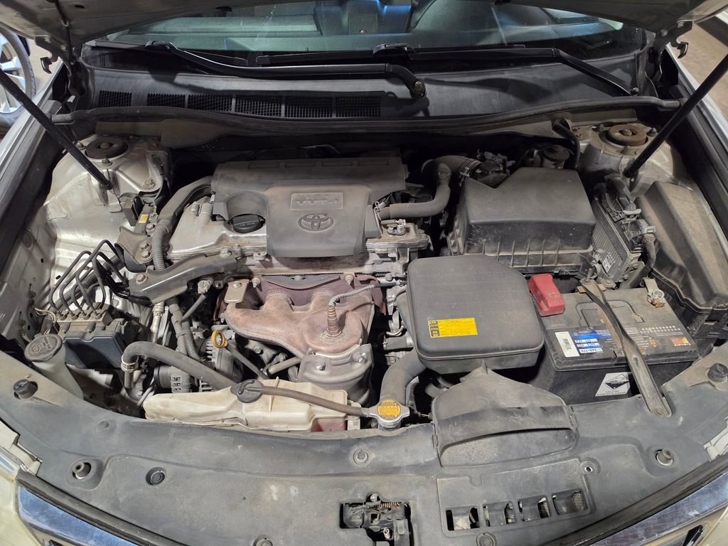 Used 2013 Toyota Camry LE FWD image 9