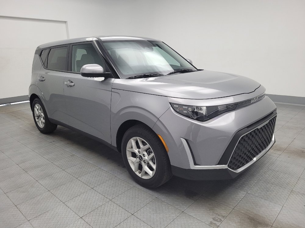 Used 2025 Kia Soul LX FWD image 13