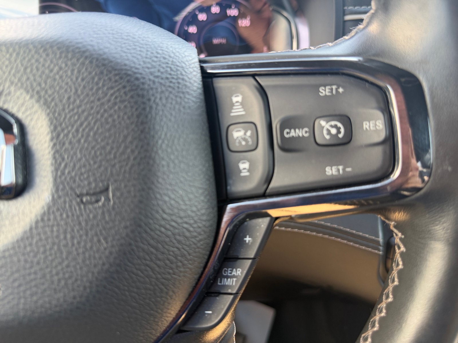 Used 2023 RAM 1500 Limited AWD/4WD image 18