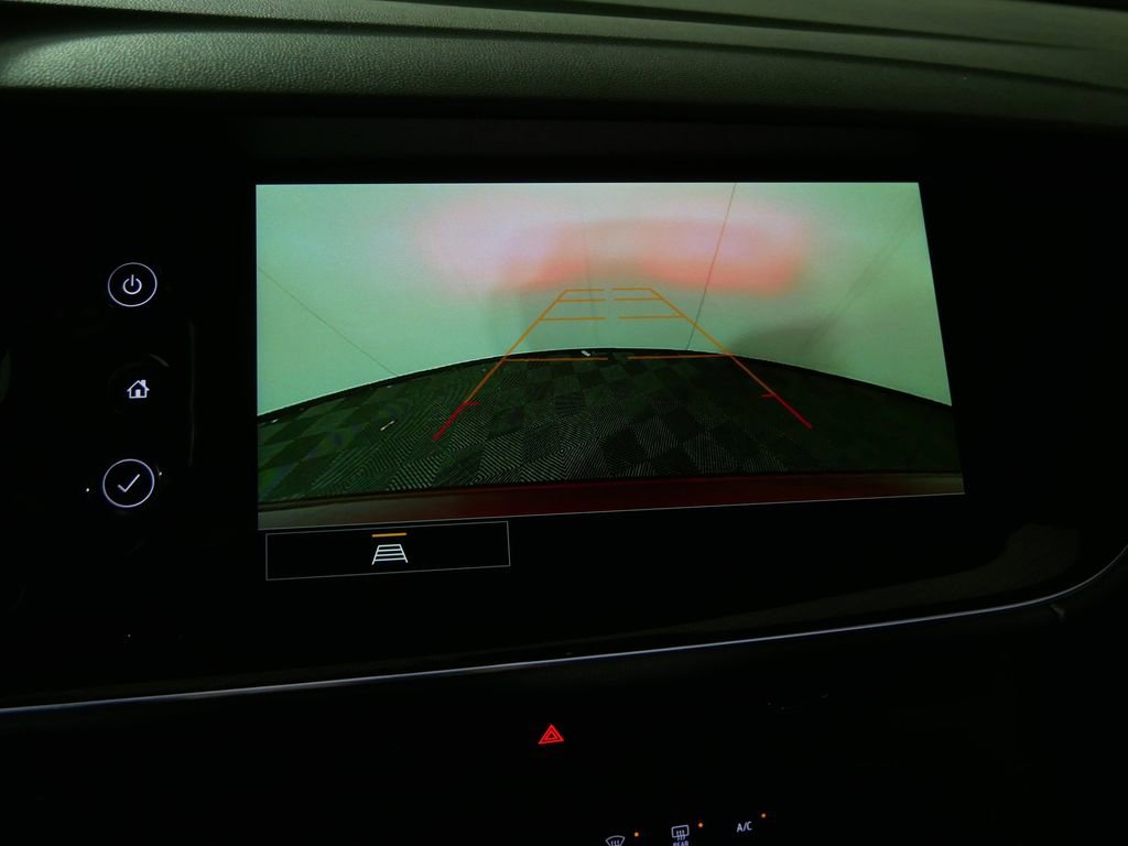 Used 2023 Buick Envision Essence image 30