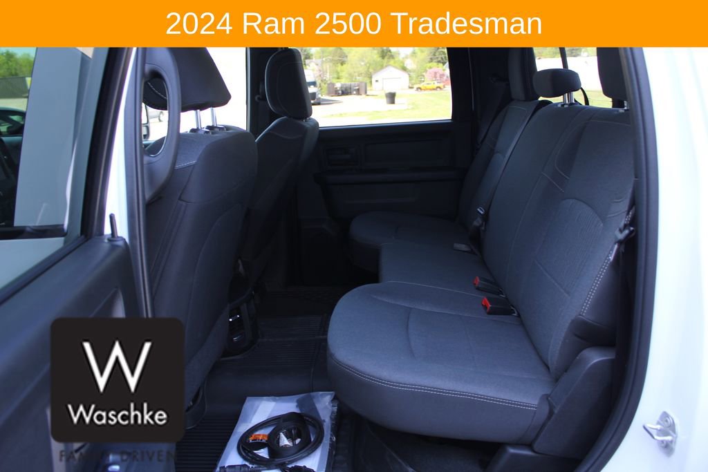 Used 2024 RAM 2500 Tradesman w/ Chrome Appearance Group AWD/4WD image 18