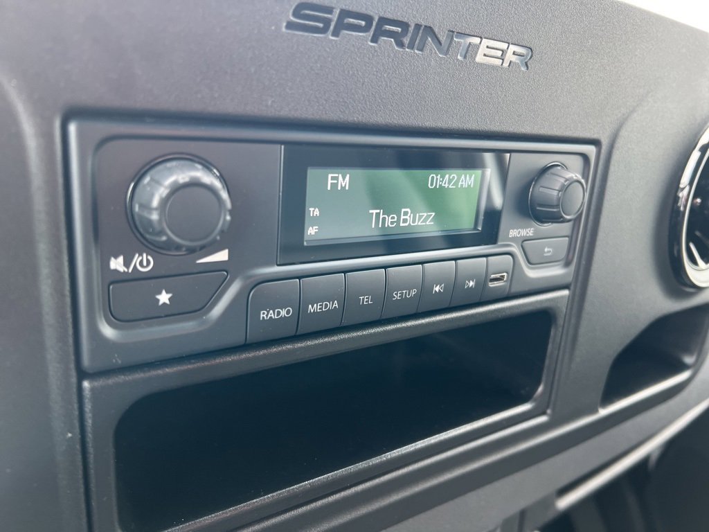 Used 2025 Mercedes-Benz Sprinter 2500 image 32