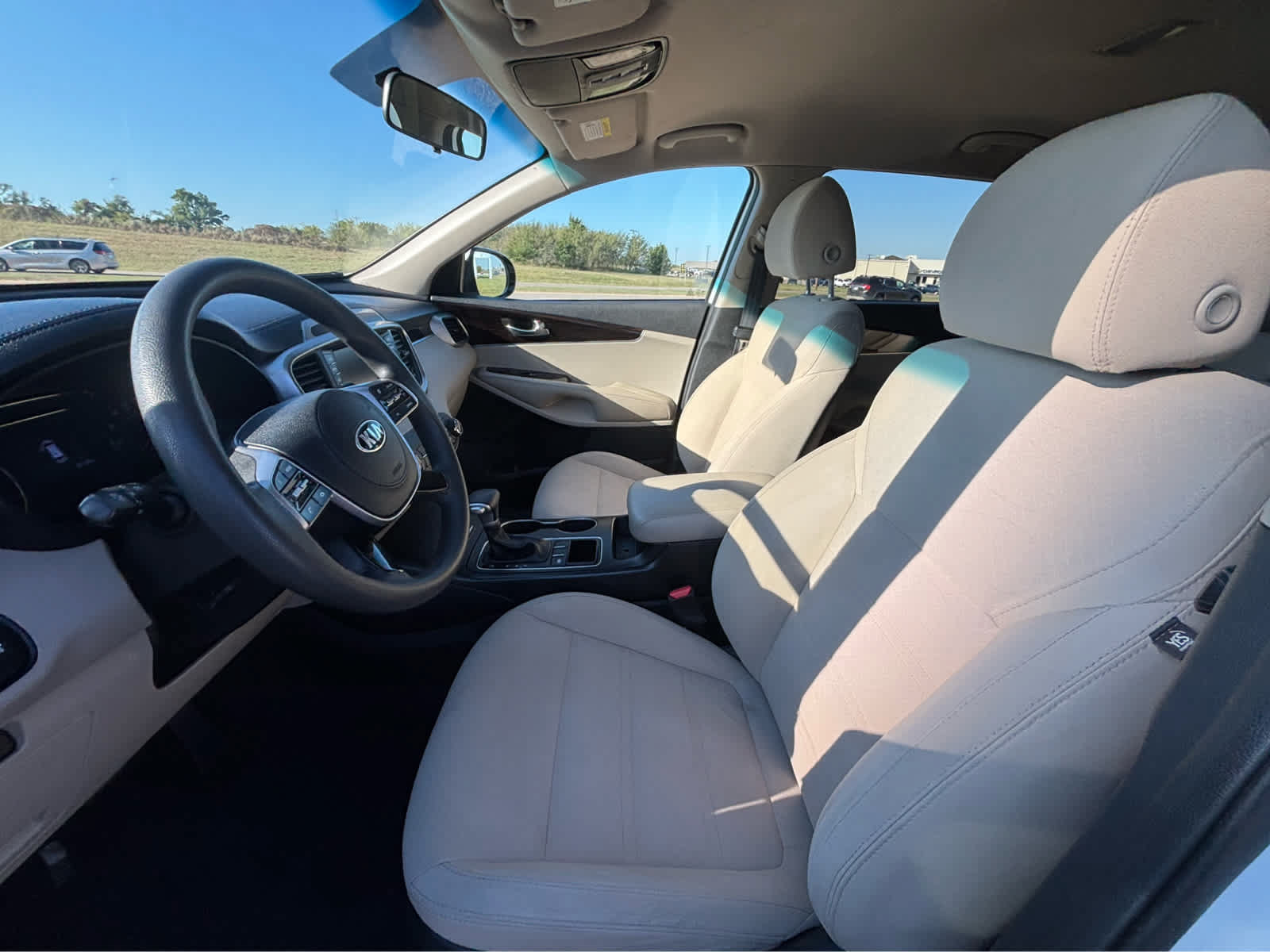 Used 2020 Kia Sorento LX FWD image 15