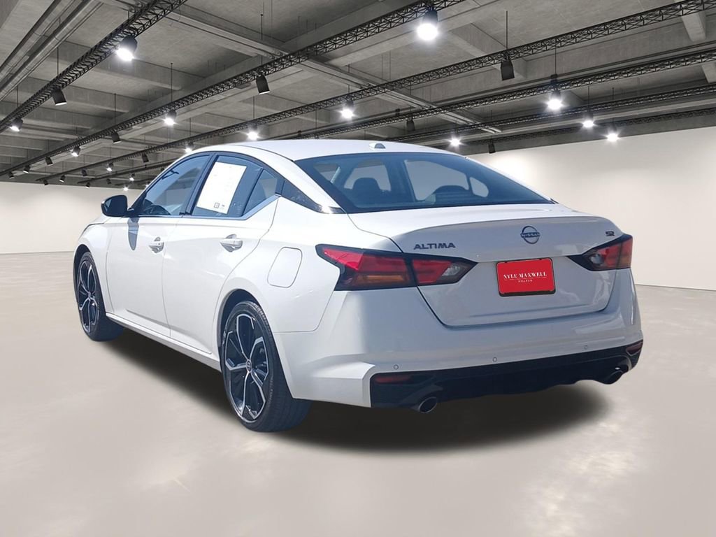 Used 2024 Nissan Altima 2.5 SR FWD image 14