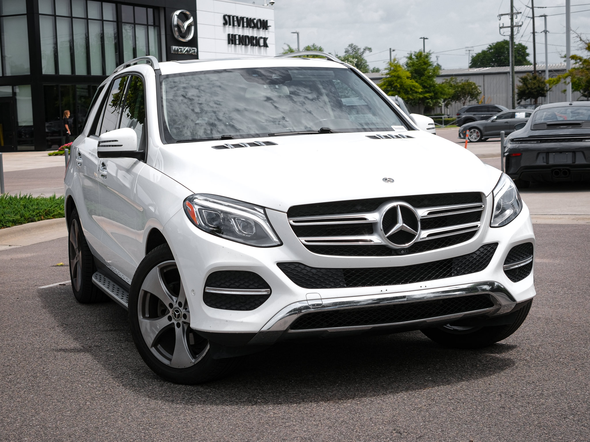 Used 2017 Mercedes-Benz GLE 350 4MATIC image 2