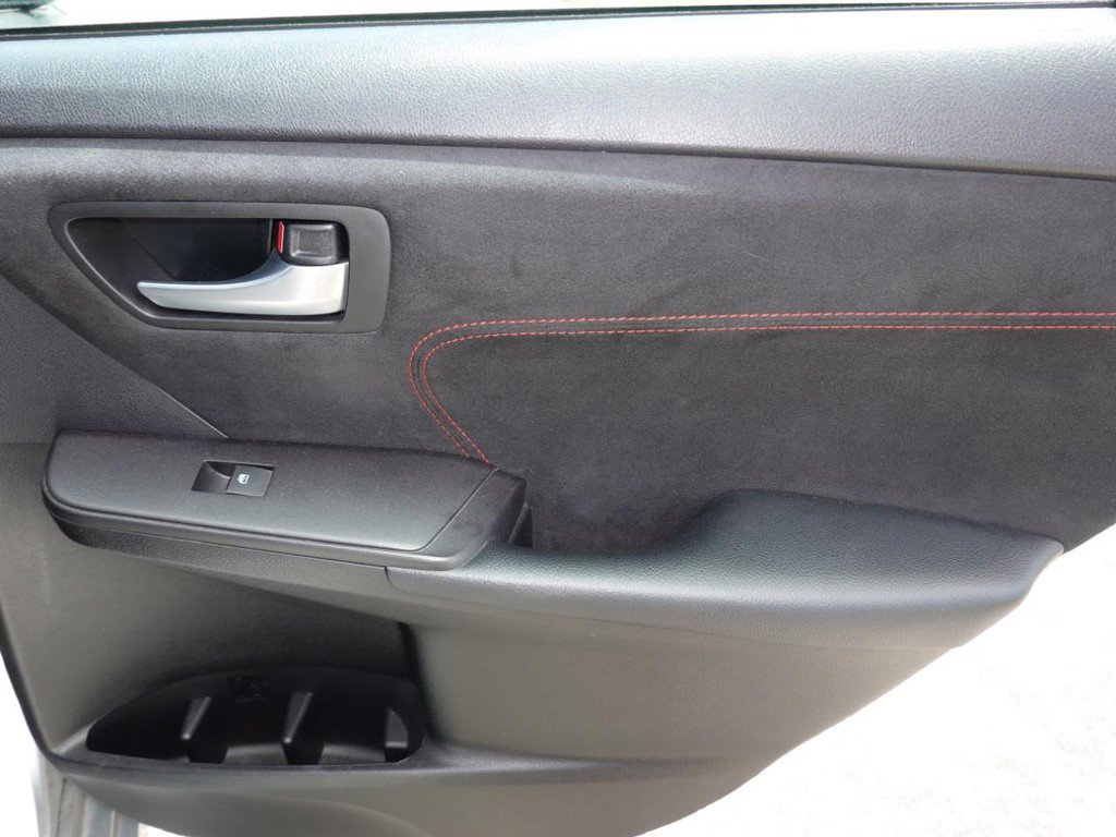 Used 2016 Toyota Camry XSE w/ Moonroof Package FWD image 25