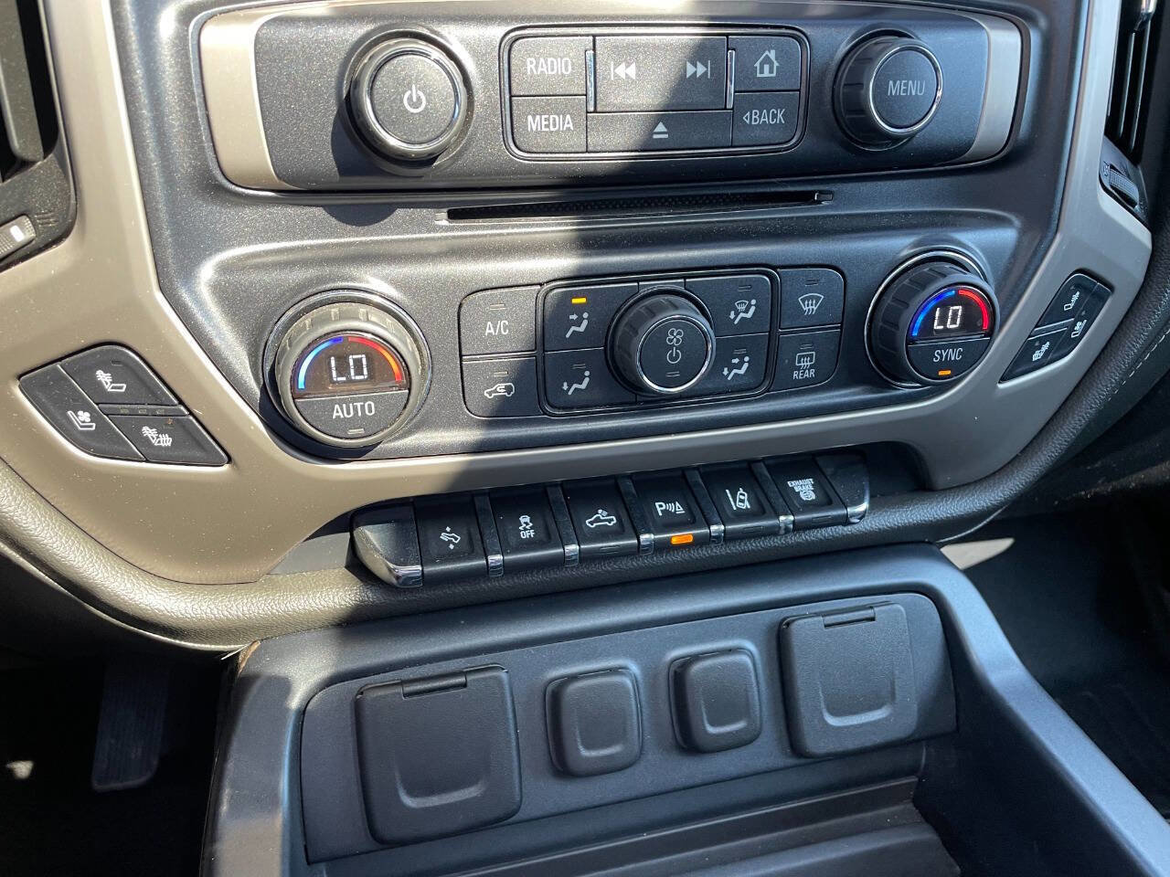 Used 2016 GMC Sierra 3500 Denali w/ Duramax Plus Package image 40