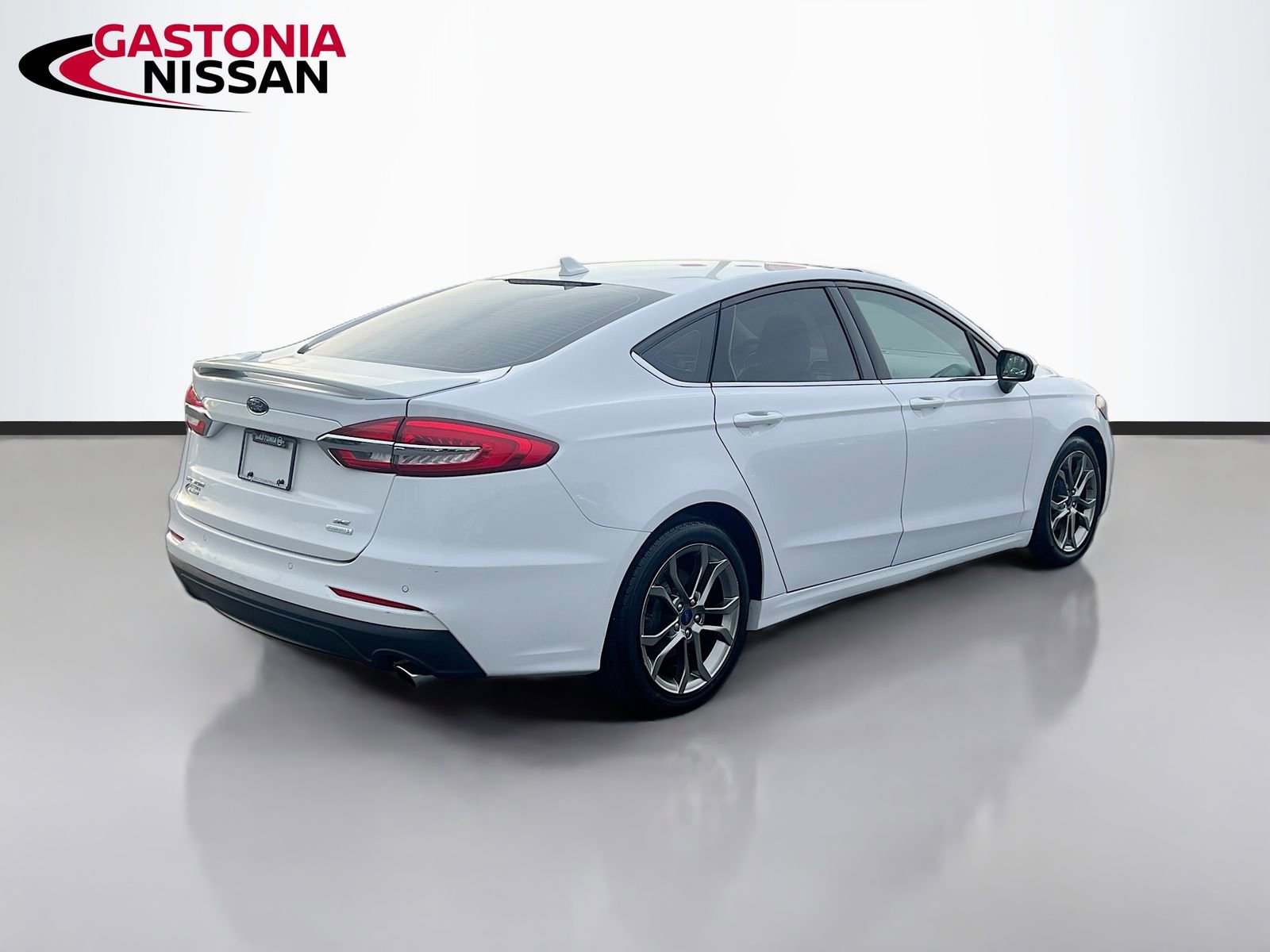 Used 2020 Ford Fusion SE w/ Equipment Group 151A image 9