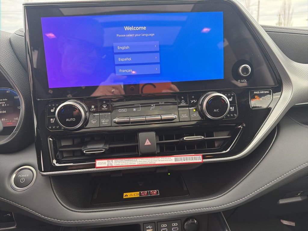 New 2026 Toyota Highlander Platinum image 12