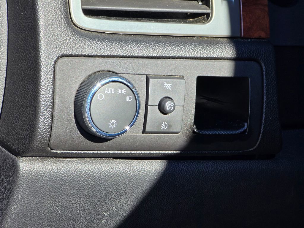 Used 2007 Chevrolet Avalanche LTZ w/ LTZ Preferred Equipment Group image 39