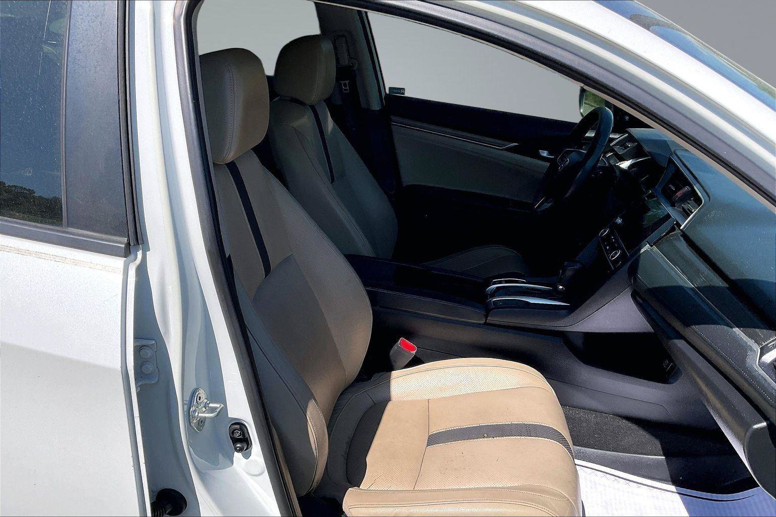 Used 2019 Honda Civic Touring image 7