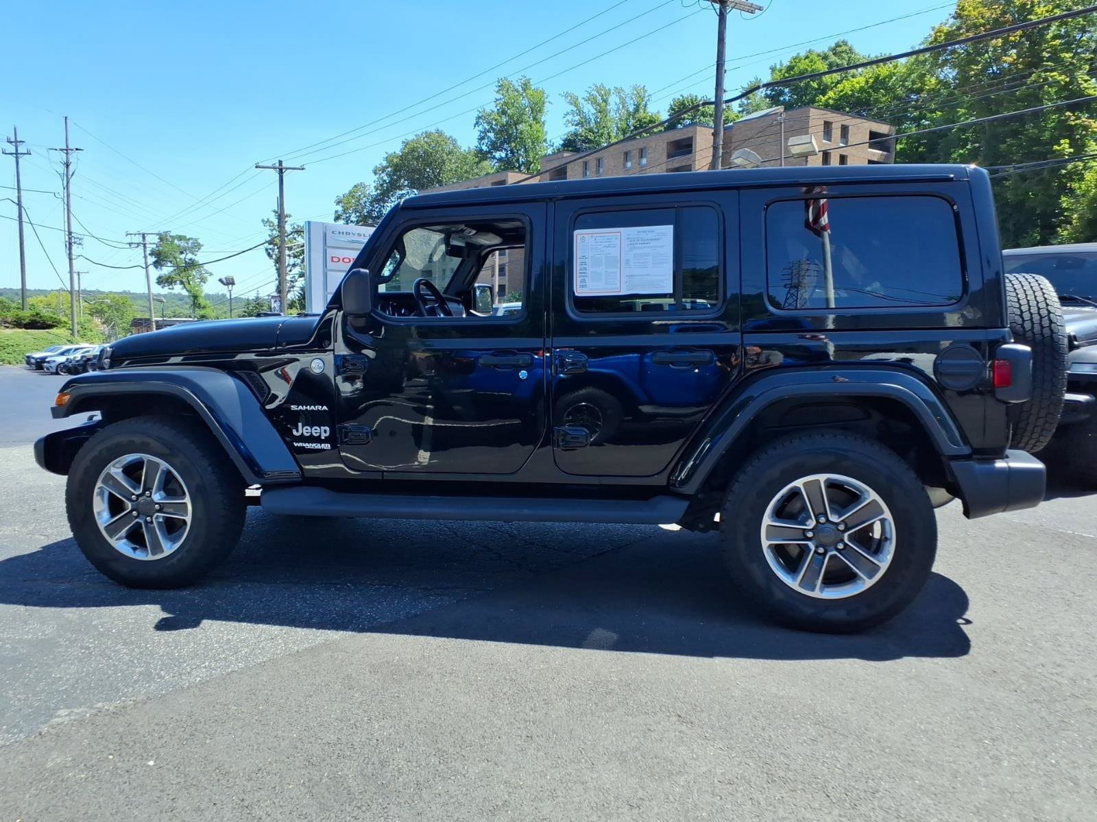Certified 2022 Jeep Wrangler Unlimited Sahara w/ Cold Weather Group AWD/4WD image 2