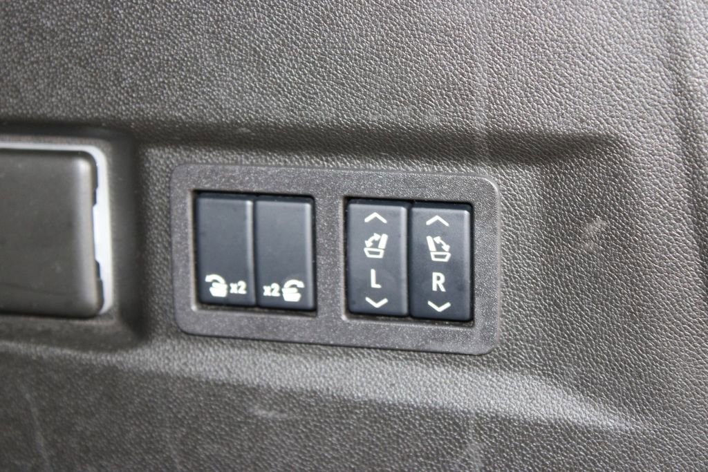 Used 2025 GMC Yukon Denali image 19