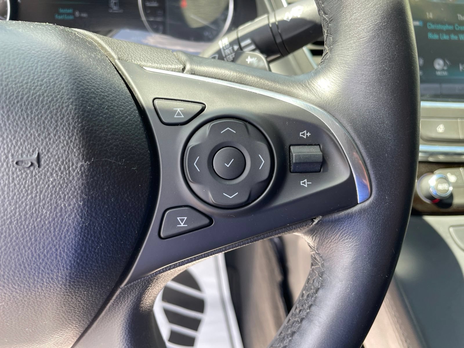 Used 2017 Buick LaCrosse Essence w/ Sun and Shade Package FWD image 19