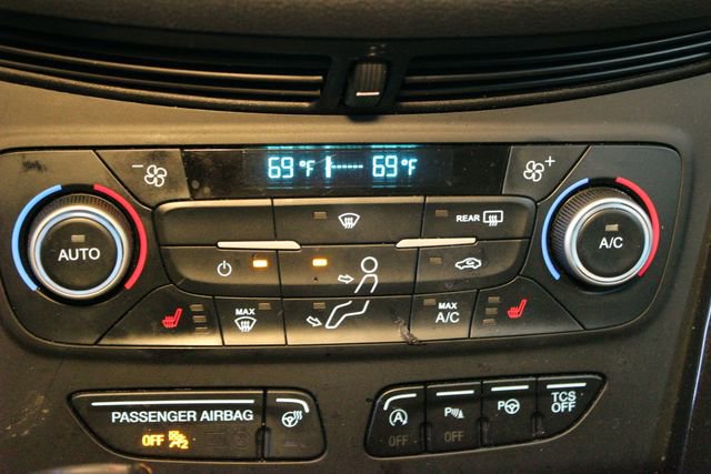 Used 2019 Ford Escape Titanium w/ U9j03 - Titanium Tow Package image 27