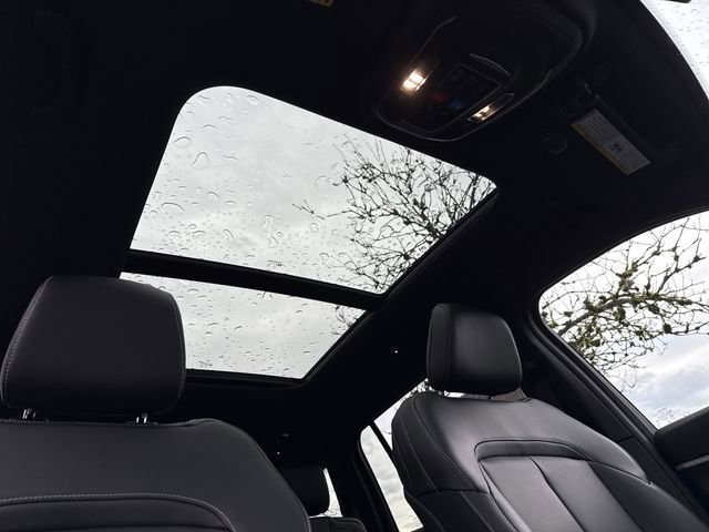 New 2026 Jeep Grand Cherokee L Limited w/ Limited Altitude Package AWD/4WD image 24
